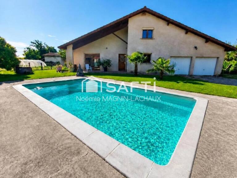 Très belle maison familiale de plain-pied avec piscine et double garage, idéale pour profiter d'un cadre de vie confortable et convivial. — photo 1