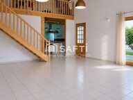 Très belle maison familiale de plain-pied avec piscine et double garage, idéale pour profiter d'un cadre de vie confortable et convivial. — photo 3