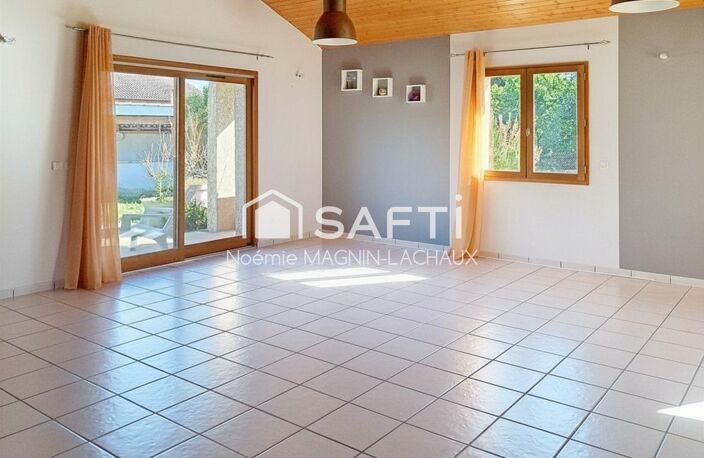 Très belle maison familiale de plain-pied avec piscine et double garage, idéale pour profiter d'un cadre de vie confortable et convivial. — photo 5