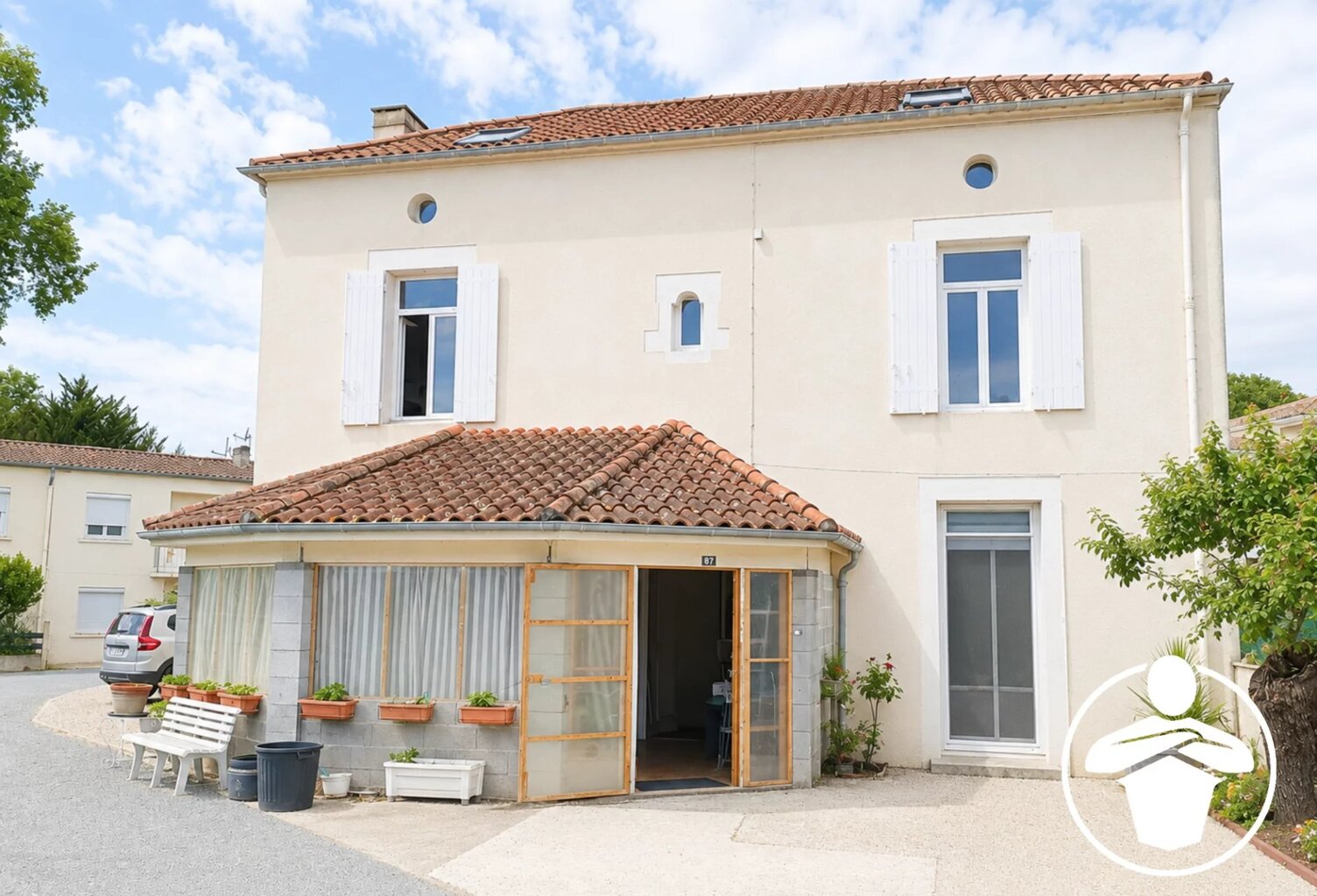 À vendre à Agen : Ensemble immobilier sur un terrain de 922 m² – Maison principale sur 3 niveaux avec appartement T3 loué — photo 1
