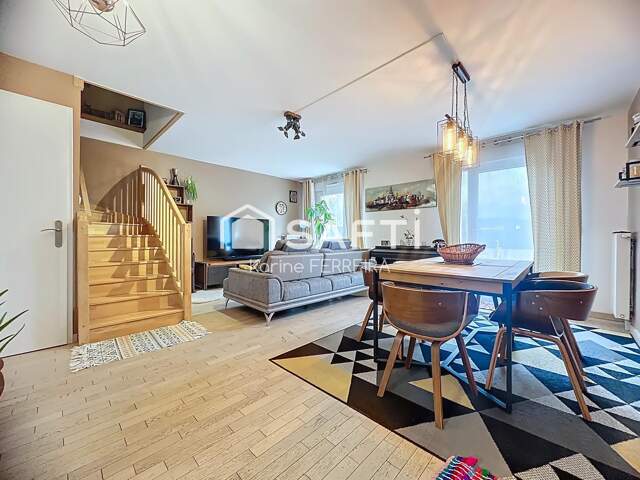 Maison familiale de 2016  Suite parentale, salon parquet chaleureux & jardin avec terrasse — photo du bien