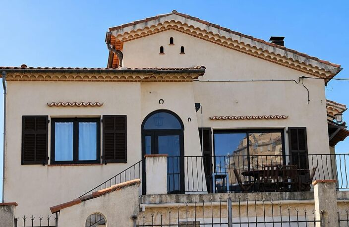 TRÈS JOLI HAUT DE MAISON — photo 3