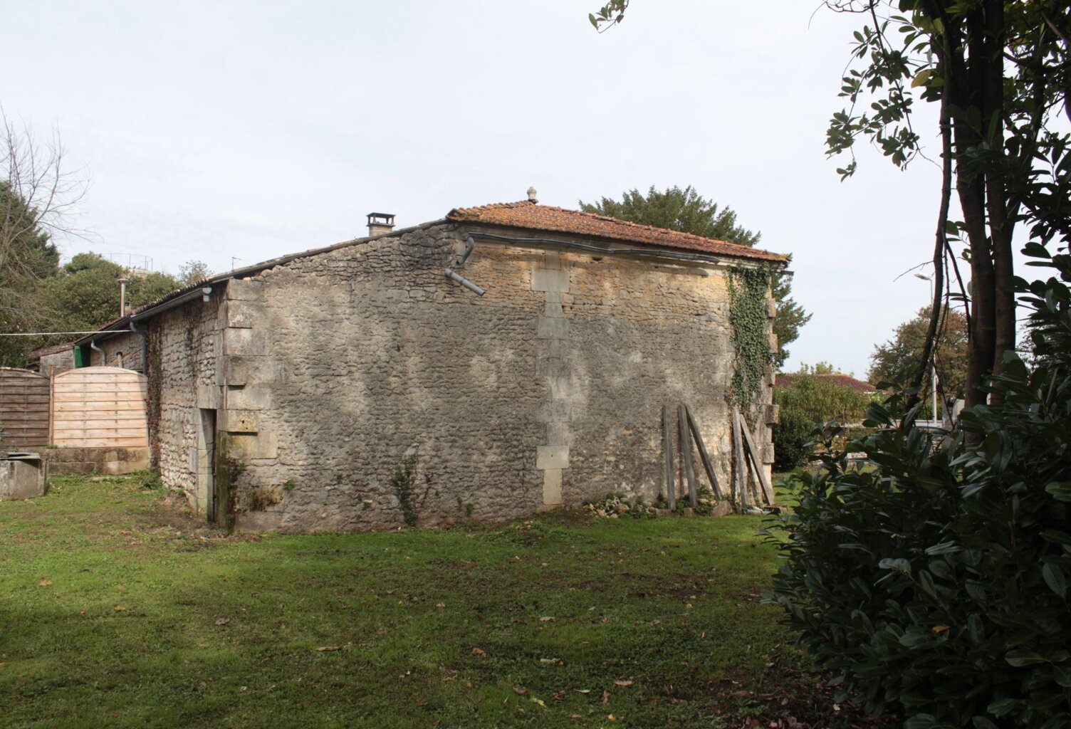 AU COEUR DE SAINT GÉNIS DE SAINTONGE — photo 1