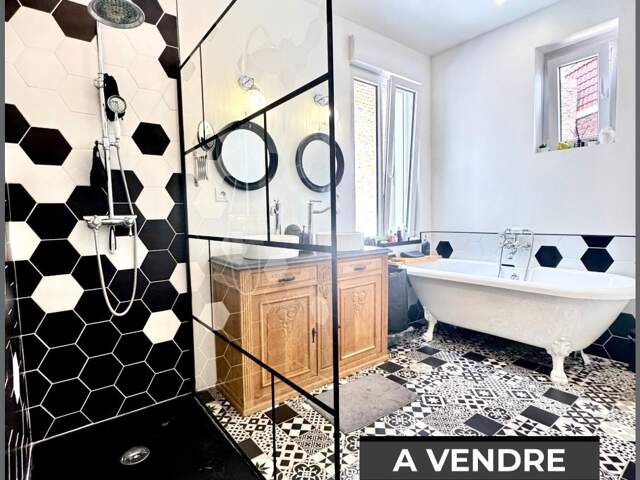 Maison type 1900 - 5 chambres + garage avec double accès au cachet preservé! — photo du bien