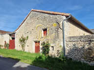 CHARMANT ENSEMBLE DE BATIS EN PIERRE A RESTAURER — photo 2