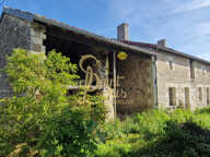 CHARMANT ENSEMBLE DE BATIS EN PIERRE A RESTAURER — photo 3