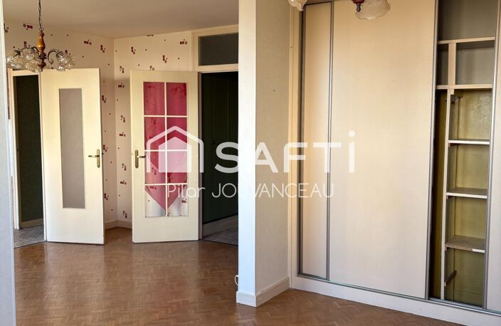 APPARTEMENT T4 - PROCHE VILLE - TRAVERSANT - TRAVAUX ISOLATION EN COURS — photo 2