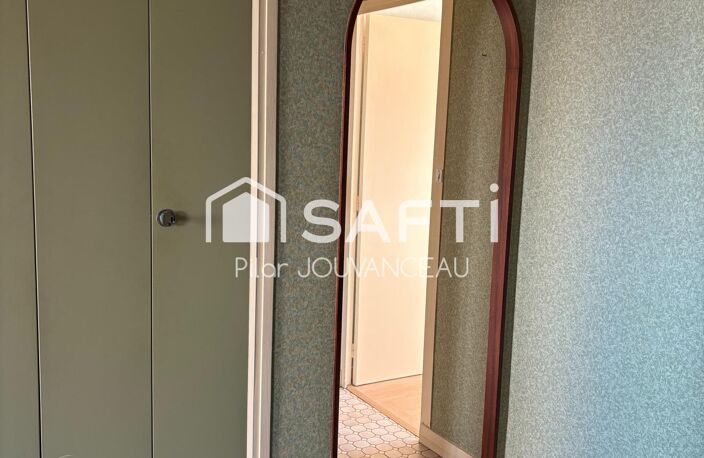 APPARTEMENT T4 - PROCHE VILLE - TRAVERSANT - TRAVAUX ISOLATION EN COURS — photo 4