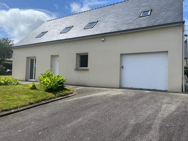 Maison au calme avec vie de plain pied bourg de Saint Yvi — photo du bien