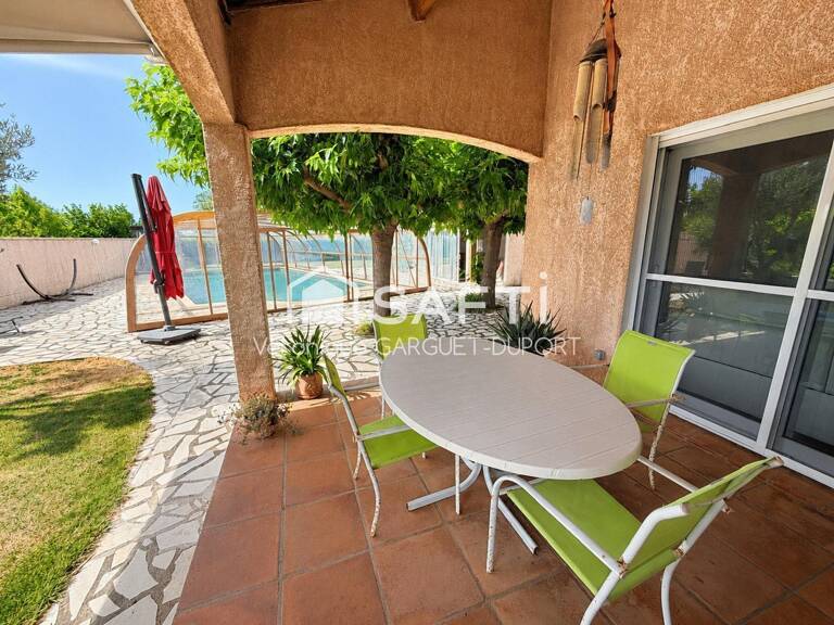 Grande villa familiale avec piscine et dépendances — photo 1