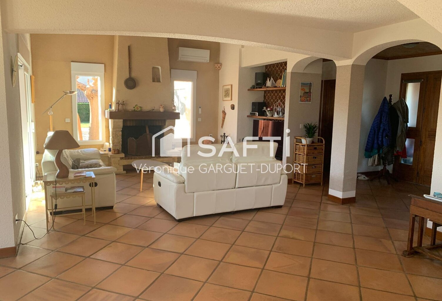 Grande villa familiale avec piscine et dépendances — photo 1