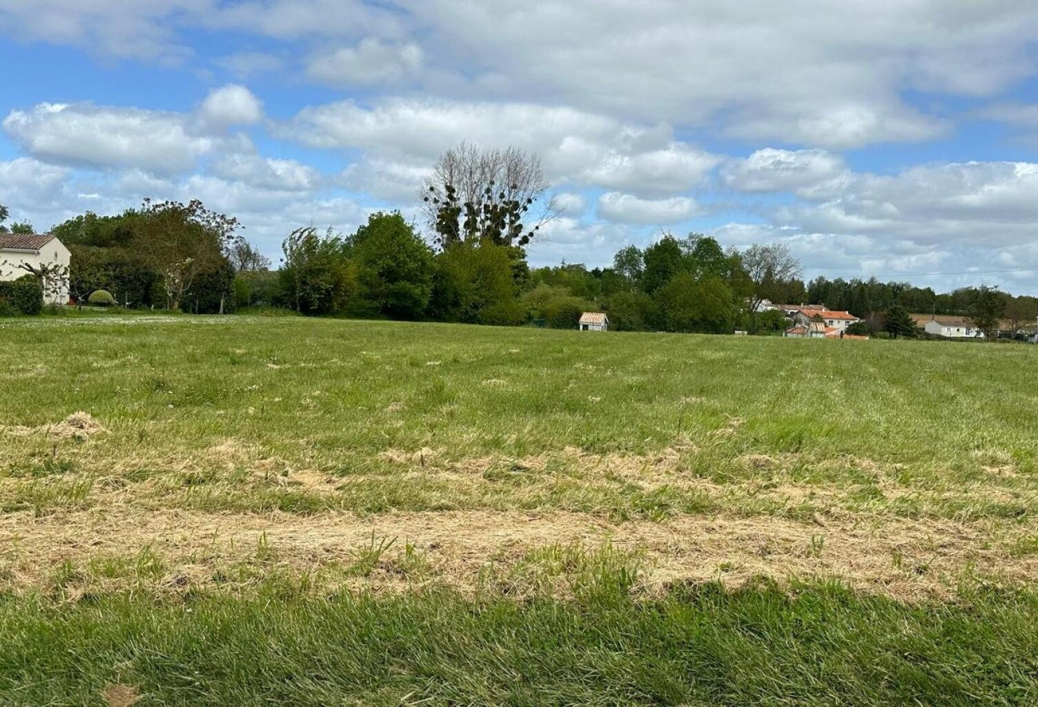Une belle opportunité à Pisany pour votre futur projet de construction — photo 1