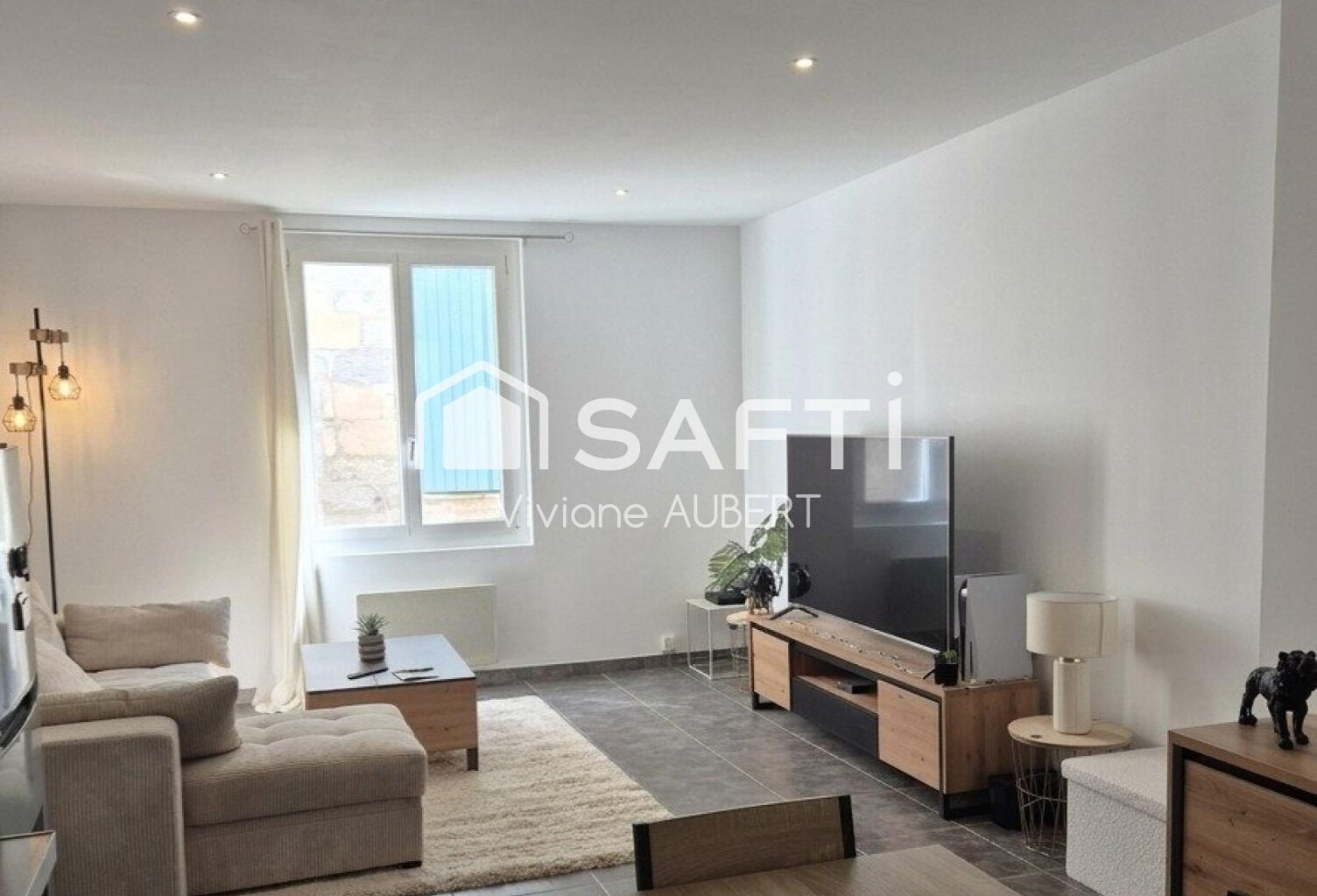 Sur Graveson, venez découvrir ce spacieux T3 lumineux au fort potentiel. Situé au 1er étage, il offre confort et modernité. — photo 1