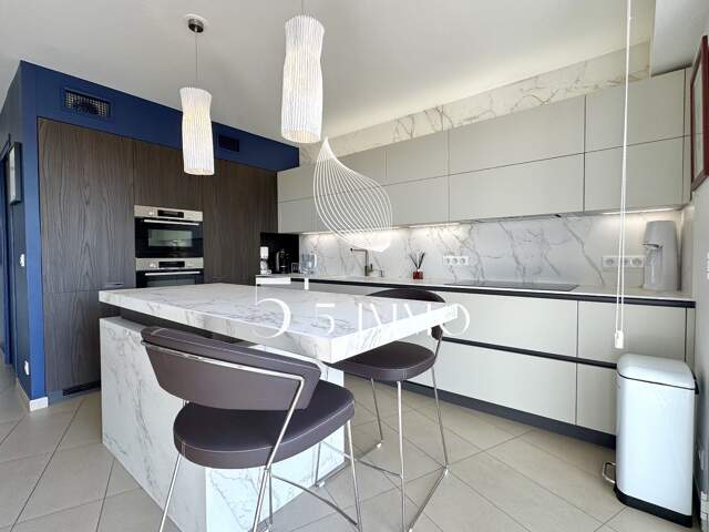 MAGNIFIQUE 4-5 PIECES / ARBRE BLANC — photo du bien
