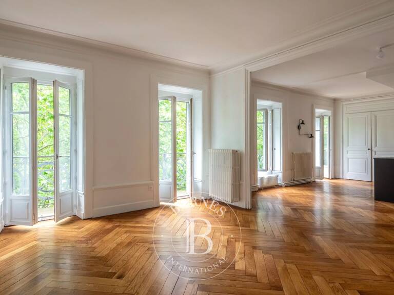 Lyon 3ème - Préfecture - Appartement de 150,93 m² - 4 chambres - Balcon filant - Cave - Grenier — photo 1