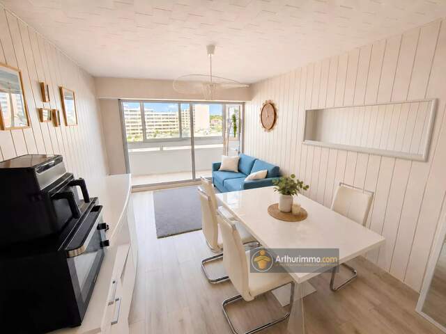 Appartement 2 pièces avec loggia – Proche bord de mer — photo du bien