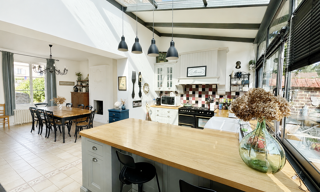 Maison 7 Pièces 131 m² à vendre à Auneuil (60390)