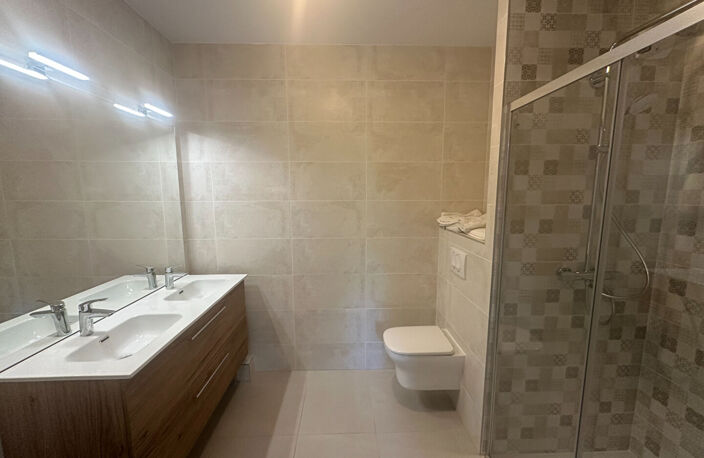 Vente Puyricard centre LC Gestion vous propose dans une résidence standing un appartement  neuf de type 4 de 103 m2 avec jardin, double garage — photo 4