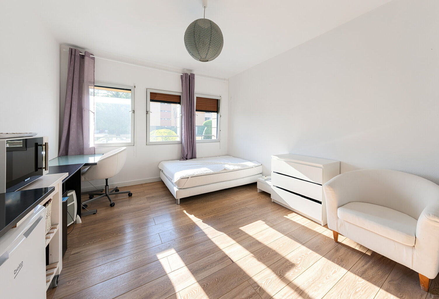 Vente Aix en Pce proche centre LC Gestion vous propose un appartement de type studio meublé actuellement loué dans une résidence sécurisée, calme. — photo 1