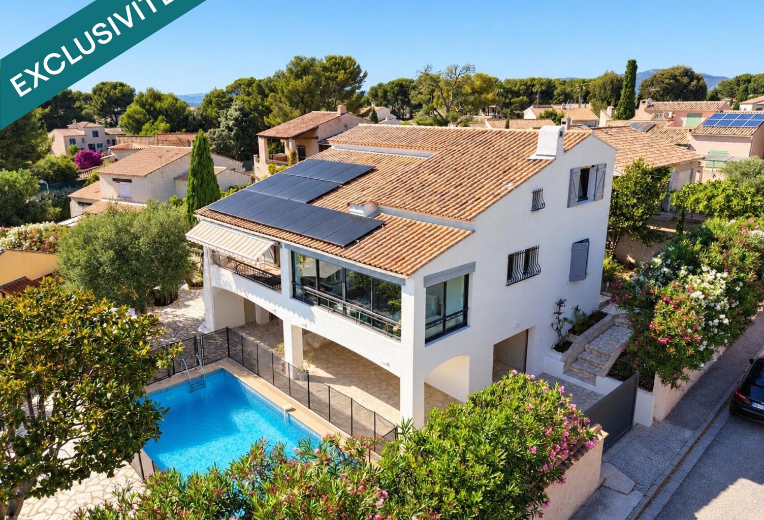 EXCLUSIVITÉ  Villa familiale avec piscine à proximité du Brusc et des plages — photo 1