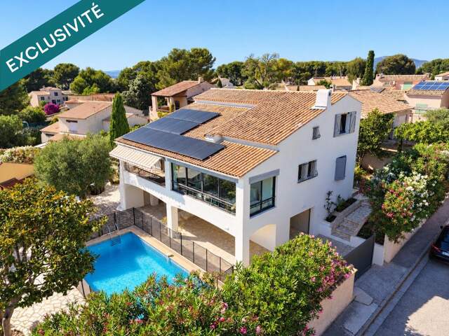 EXCLUSIVITÉ  Villa familiale avec piscine à proximité du Brusc et des plages — photo du bien