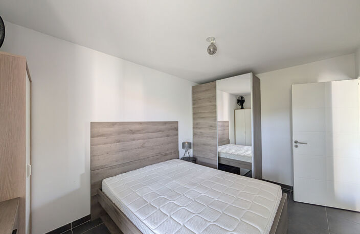 St Menet - T2 32 m2 MEUBLE - Terrasse 10 m2 - — photo 4