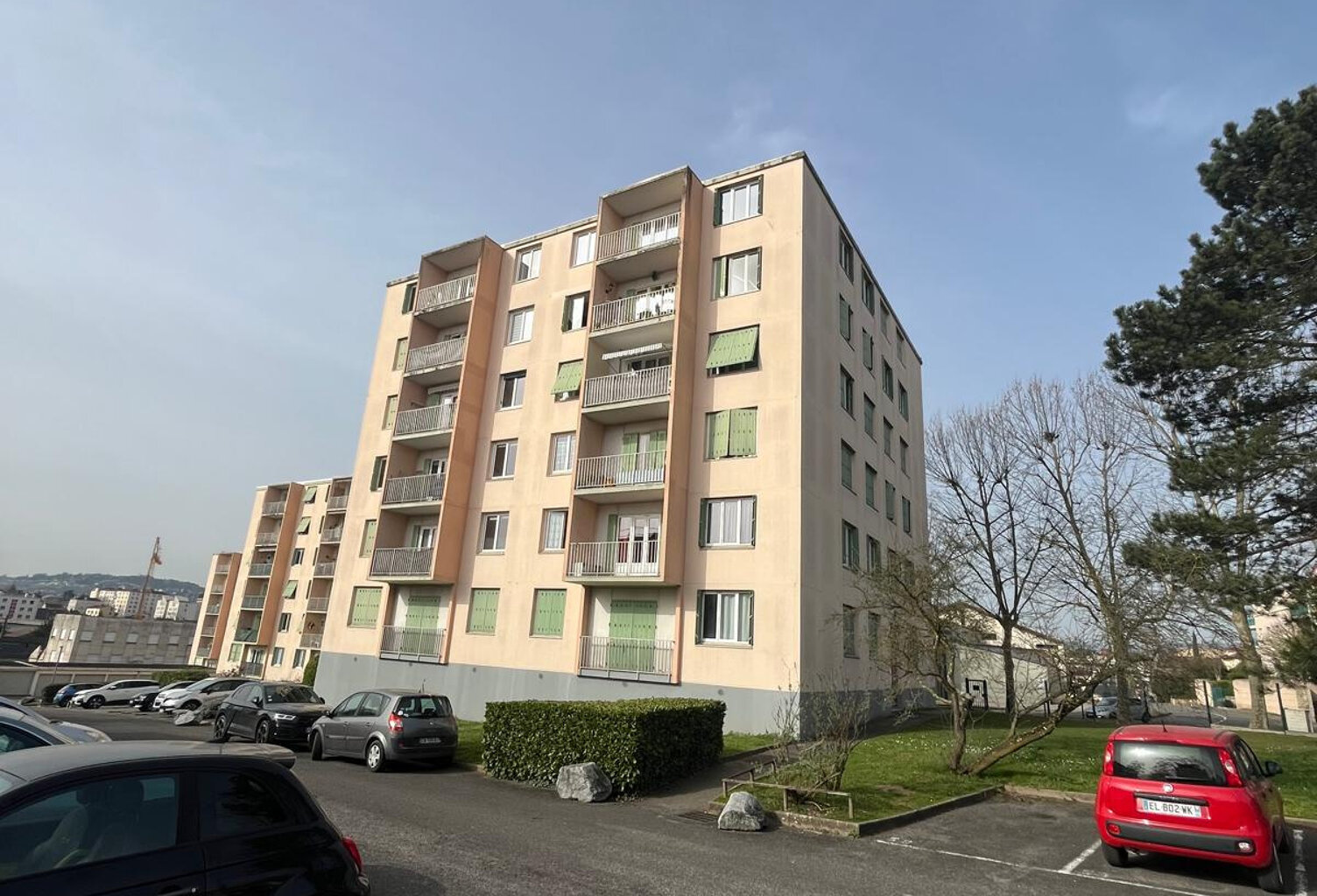 À vendre   Appartement T4 avec balcon, 3èmle étage avec asce — photo 1