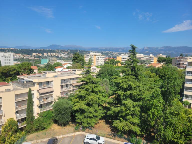 Nice Ouest, Caucade, au calme, proche écoles et commerces, 4 piéces, dernier étage, terrasse, cave, parking — photo 1