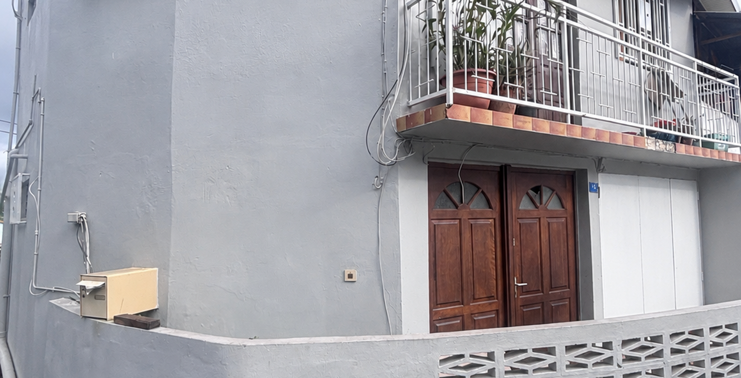 Maison de ville à Redoute-Fort de France — photo 1