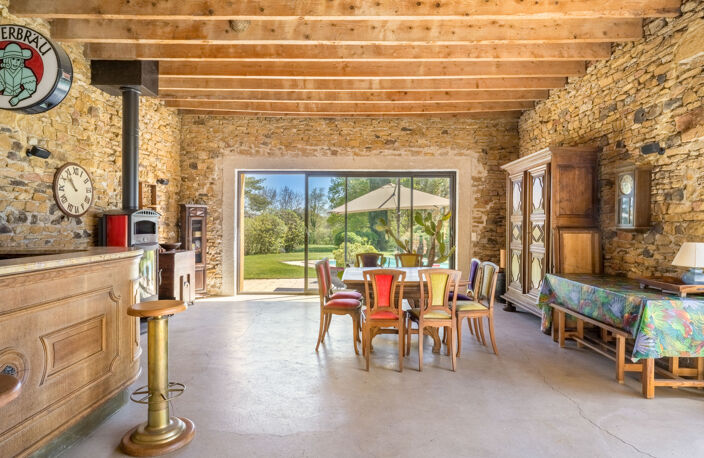 BEAUJOLAIS PIERRES DOREES  PROPRIÉTÉ DE CARACTÈRE  260 M2 HABITABLES   PISCINE   DÉP — photo 4