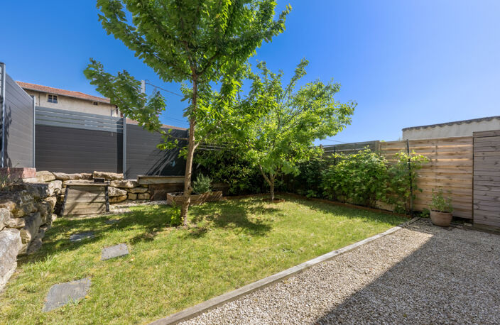 Nord VILLEFARNCHE SUR SAONE, - Maison, 121 m2 habitables - Jardin 165 m2 — photo 2