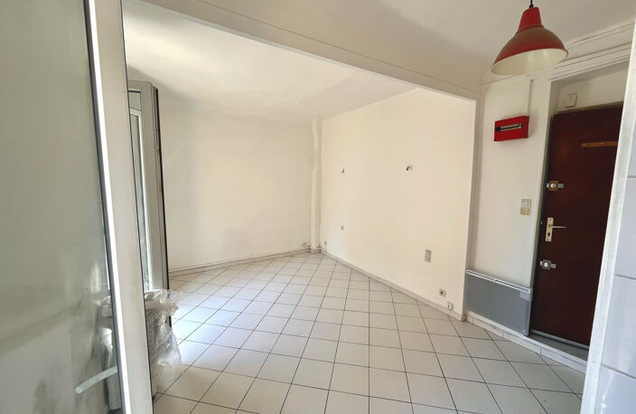 Charmant T1 avec balcon au Panier Marseille — photo 3