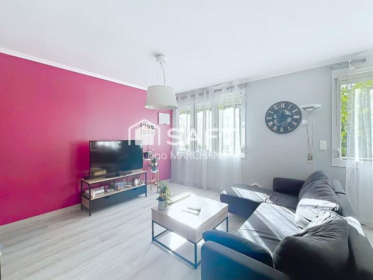 Appartement traversant, lumineux. 2 chambres. Parking. — photo 1