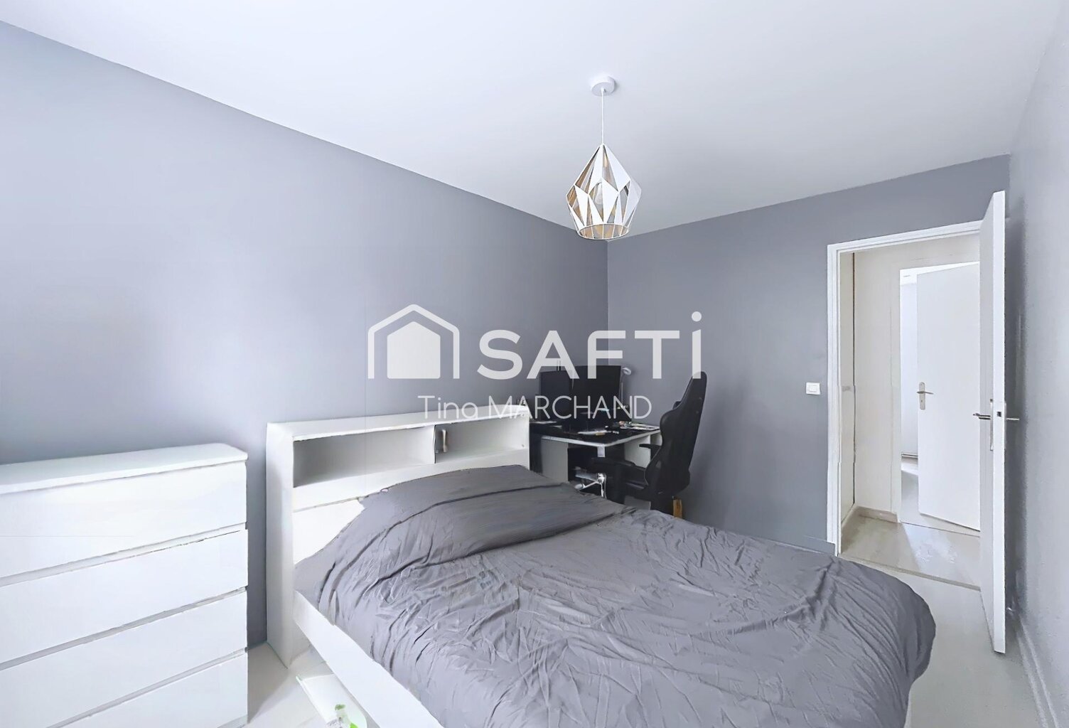 Appartement traversant, lumineux. 2 chambres. Parking. — photo 1