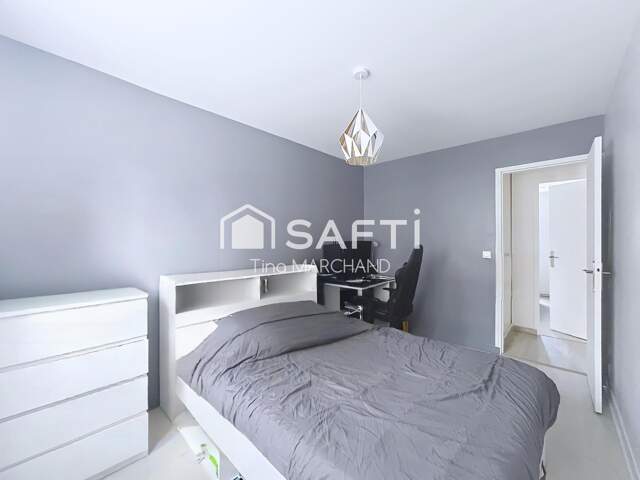 Appartement traversant, lumineux. 2 chambres. Parking. — photo du bien
