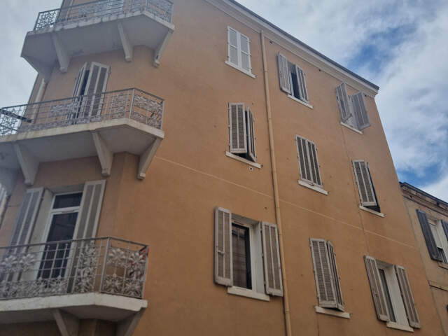 Charmant T2 à vendre à Toulon avec locataire — photo du bien