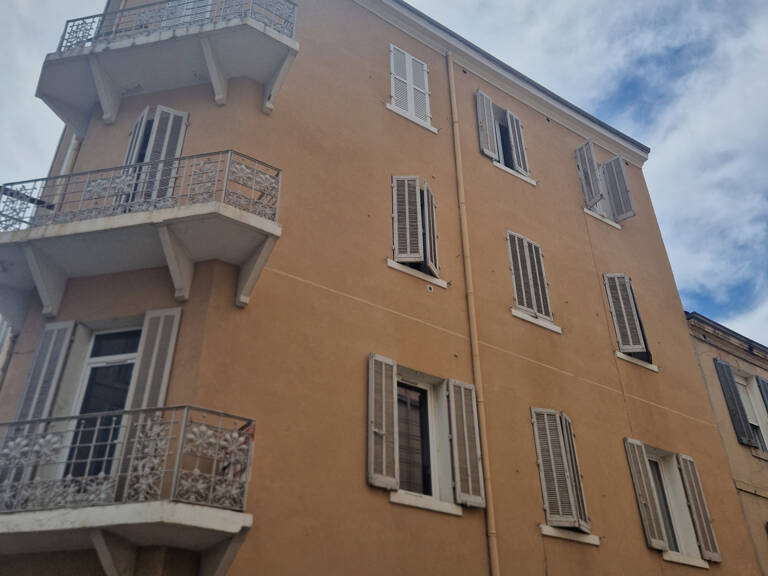 Charmant T2 à vendre à Toulon avec locataire — photo 1