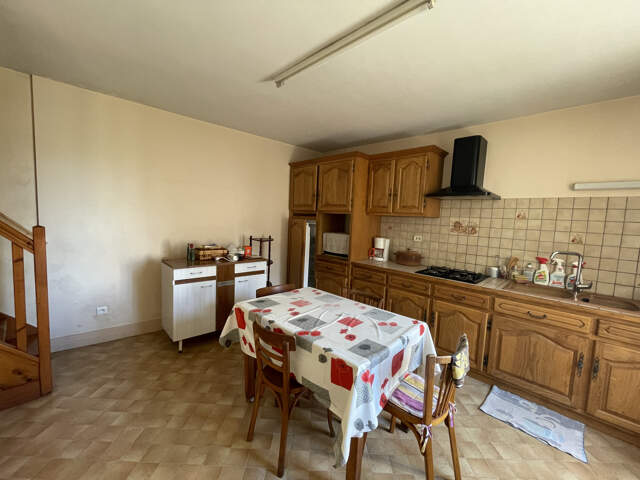 Maison de village avec garage et jardin — photo du bien