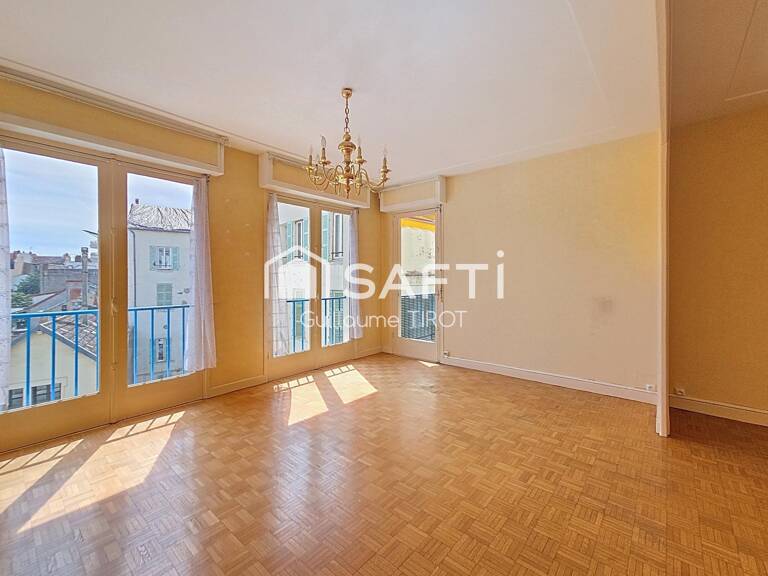 Appartement centre-ville avec ascenseur et balcon — photo 1