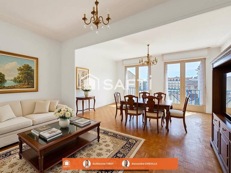 Appartement centre-ville avec ascenseur et balcon — photo 1