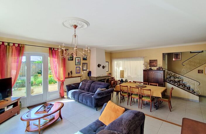 Maison lumineuse avec 5 chambres et jardin — photo 2