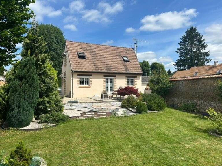 A seulement 20 min de Houdan et de la gare de Bréval , Propriété chaleureuse et atypiques — photo 1