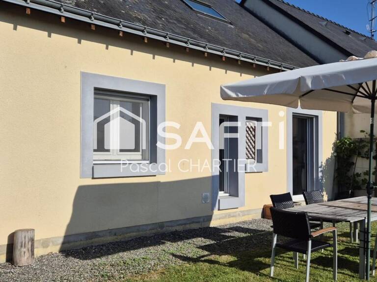 EXCLUSIVITE SAFTI. Situation idéale pour cette maison de ville à Bécon Les Granits. — photo 1