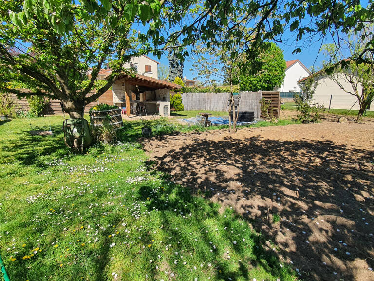 Terrain à bâtir individuel, de 747 m2 situé à Villemoirieu — photo 1