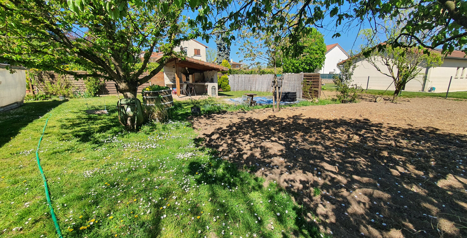 Terrain à bâtir individuel, de 747 m2 situé à Villemoirieu — photo 1
