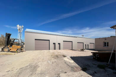 Local industriel  1620 €