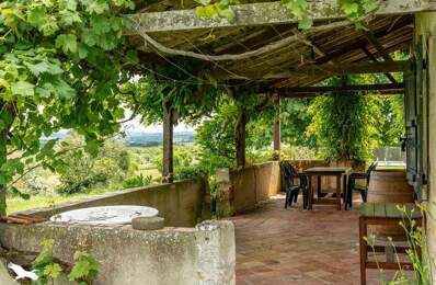Maison en pierre de 4 pièces principales — photo du bien