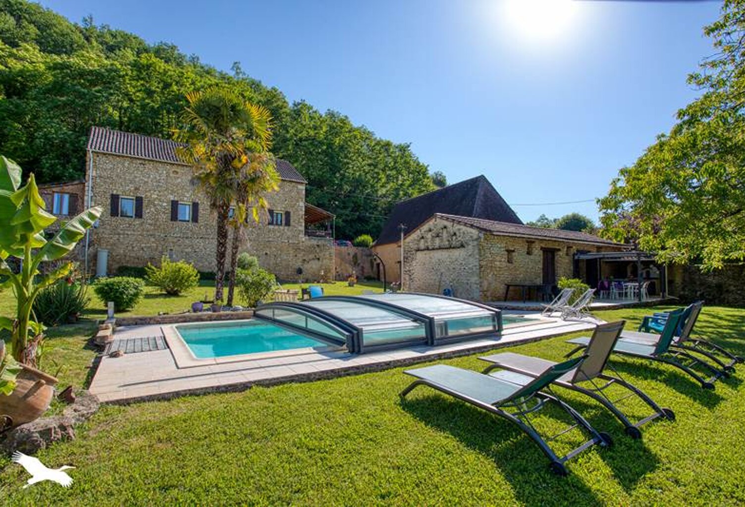 Maison en pierre de 6 pièces principales — photo 1
