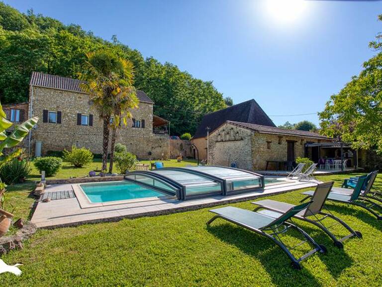Maison en pierre de 6 pièces principales — photo 1