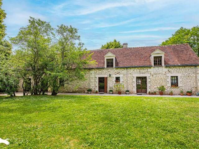 Maison en pierre de 10 pièces principales — photo du bien